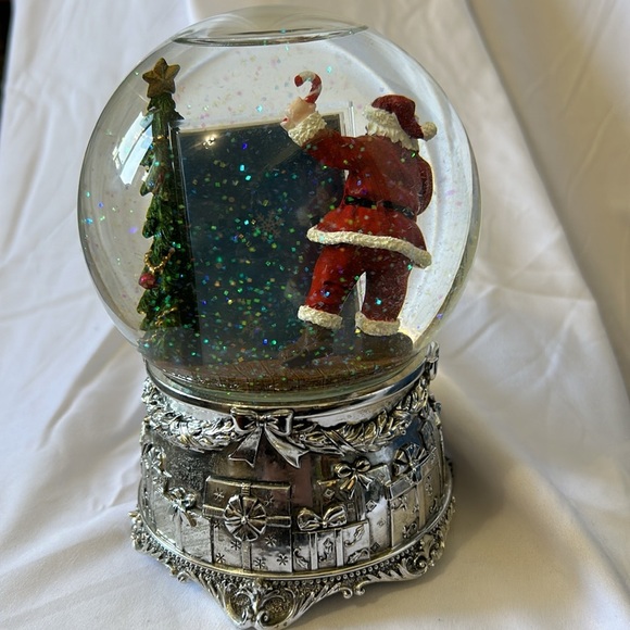 Christmas Snow Globe Music Box Picture Frame - Picture 8 of 9